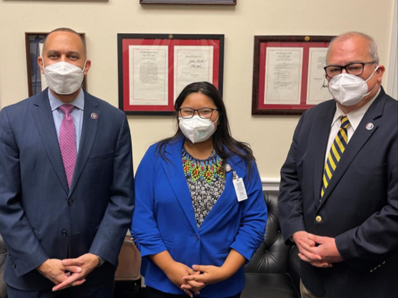 Ms. Jemalynn Iguel has begun an internship with U.S. Congressman Hakeem Jeffries, chair of the House Democratic Caucus. Ms. Iguel dropped in to say hello when U.S. Congressman Gregorio Kilili Camacho Sablan of the CNMI met with Chair Jeffries on Monday.